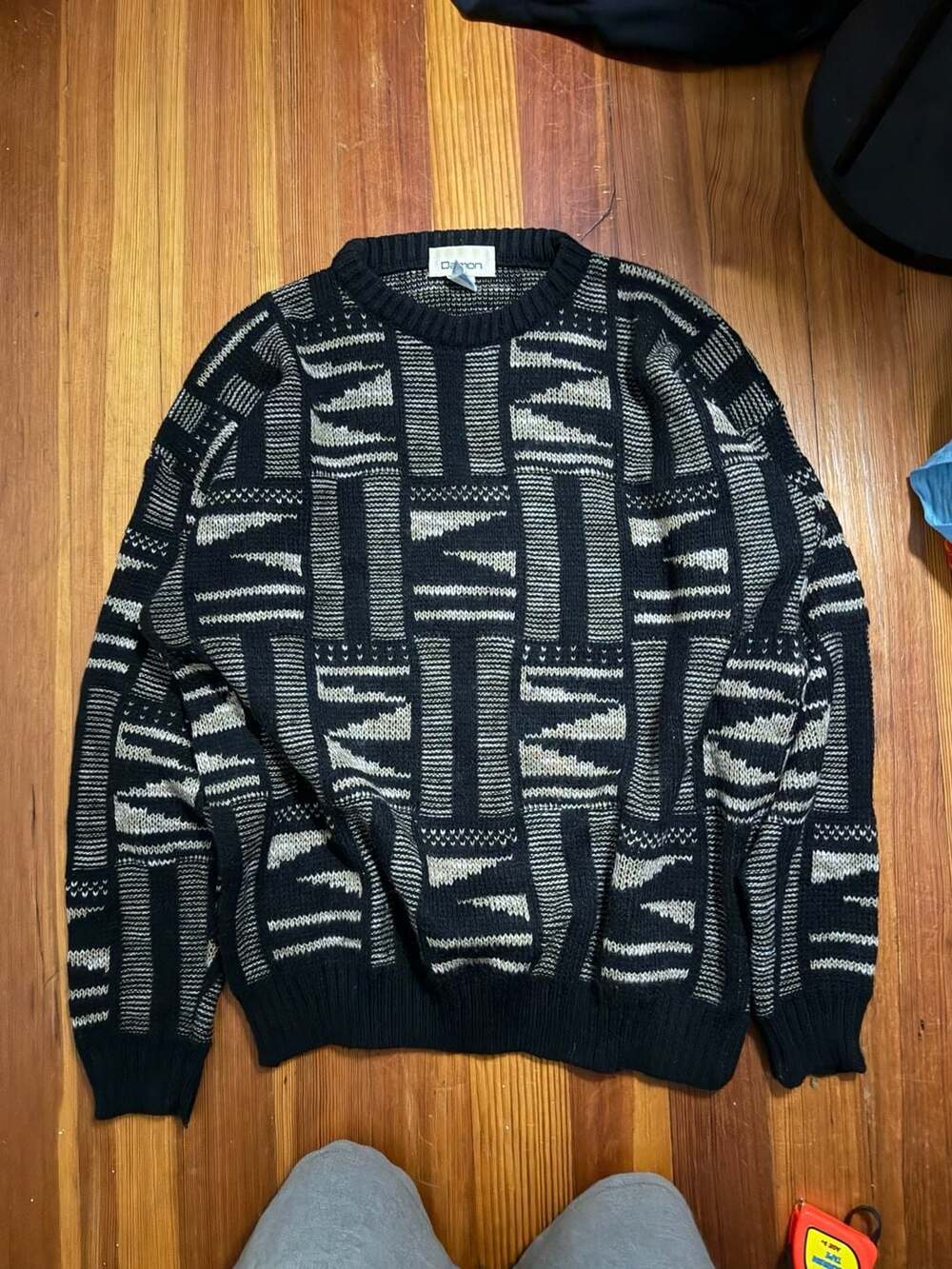 Damon Vintage Geometric Pattern Crewneck Sweater